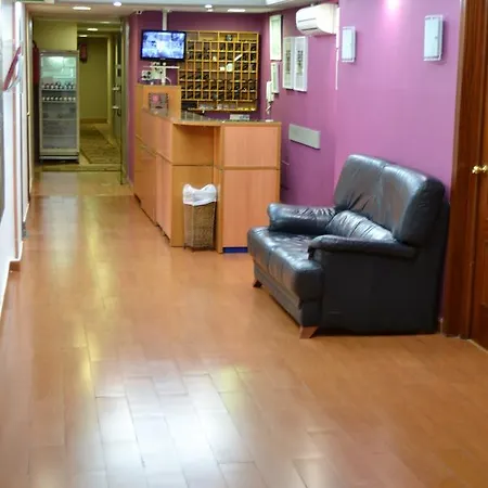 호스탈 젠토프트 호스텔 *